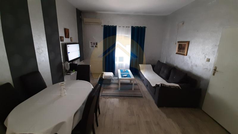 Dvosoban stan u Tivtu, 72m²