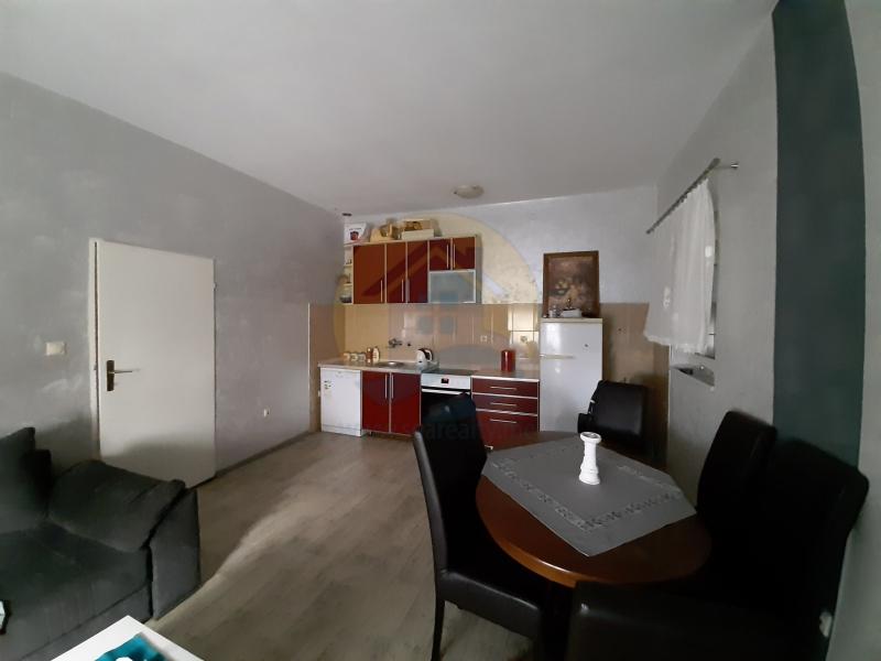 Dvosoban stan u Tivtu, 72m² 6