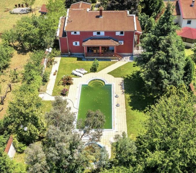 Kuća u Podgorici, 250m² 2
