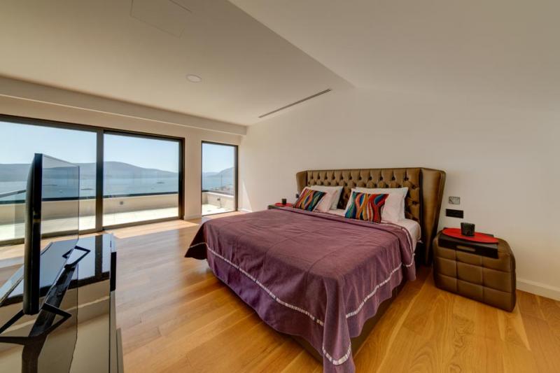 Kuća u Tivtu, 452m² 24