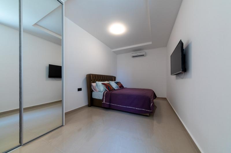 Kuća u Tivtu, 452m² 28