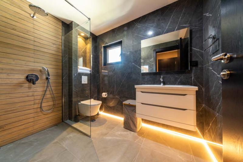 Kuća u Tivtu, 472m² 13