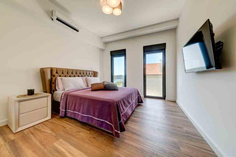 Kuća u Tivtu, 472m² 23