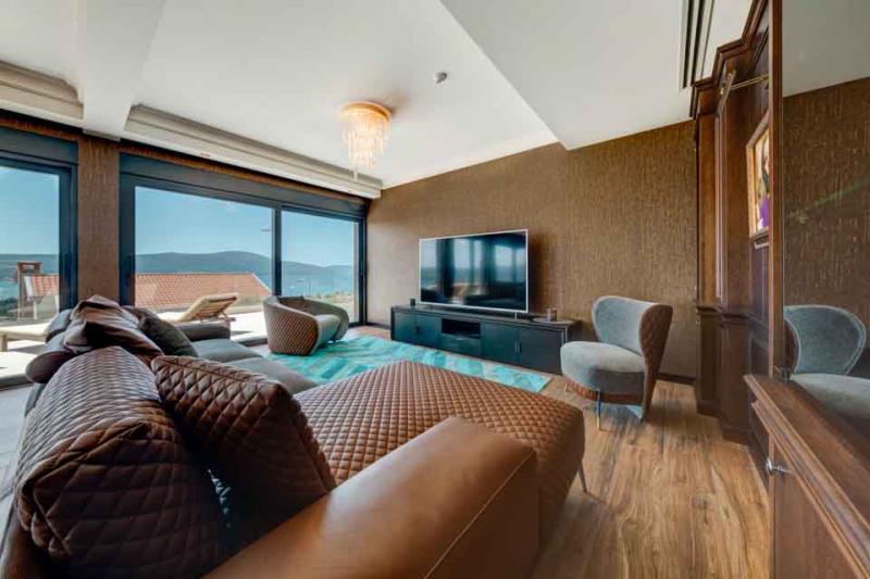 Kuća u Tivtu, 472m² 29