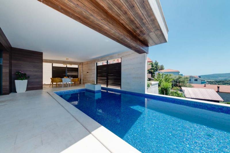 Kuća u Tivtu, 472m² 35