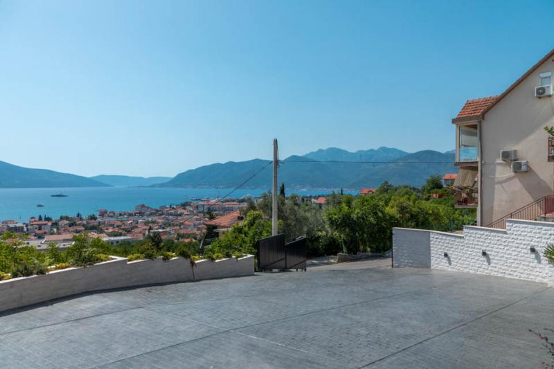 Kuća u Tivtu, 472m² 41