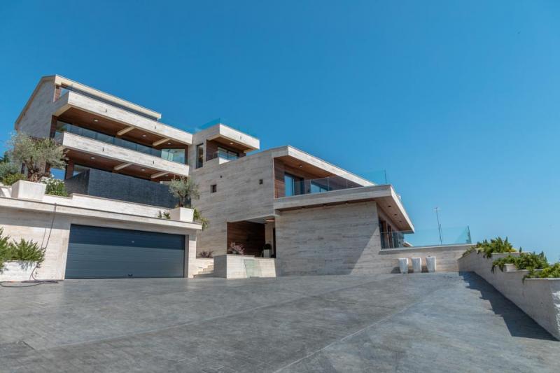 Kuća u Tivtu, 472m² 45