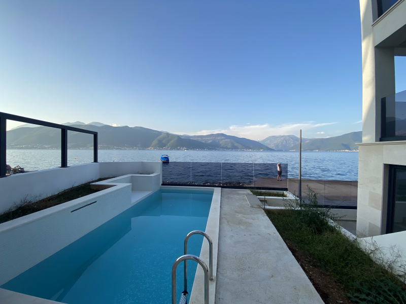 Waterfront brand new villa in Krasici URGENT SALE 14