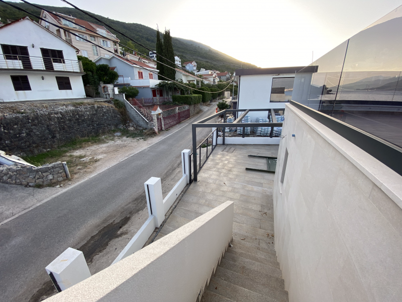 Waterfront brand new villa in Krasici URGENT SALE 3