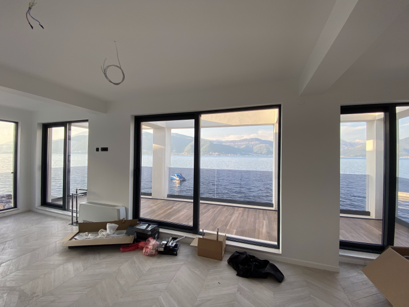 Waterfront brand new villa in Krasici URGENT SALE 9