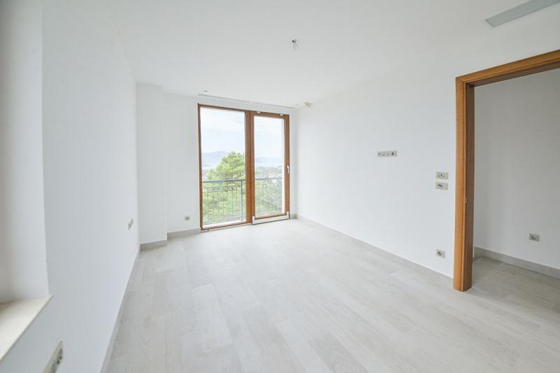 Five-bedroom Villa With A Panoramic View Over Tivat BRAND NEW 12