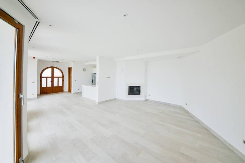 Five-bedroom Villa With A Panoramic View Over Tivat BRAND NEW 7
