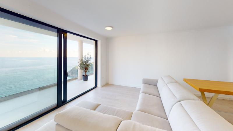 Luxury 1-bedroom in Budva with a view of the Old Town 2