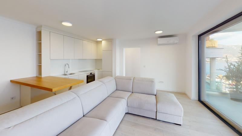 Luxury 1-bedroom in Budva with a view of the Old Town 7