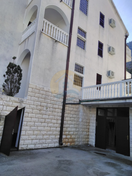 Family house with beautiful sea views for sale in Stoliv, Kotor - Montenegro.