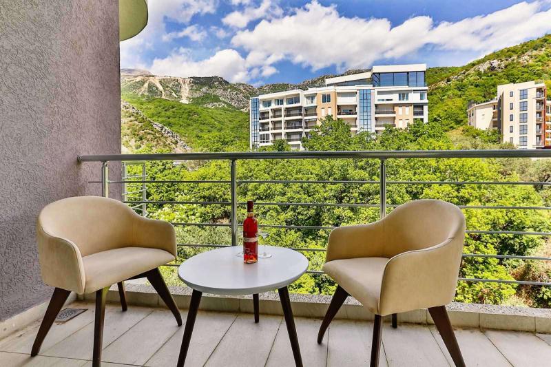 Luksuzan trosoban stan u Rafilovicima, Budva na prodaji 4