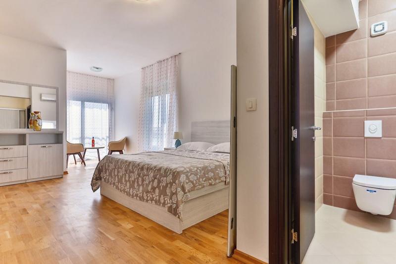 Luksuzan trosoban stan u Rafilovicima, Budva na prodaji 6