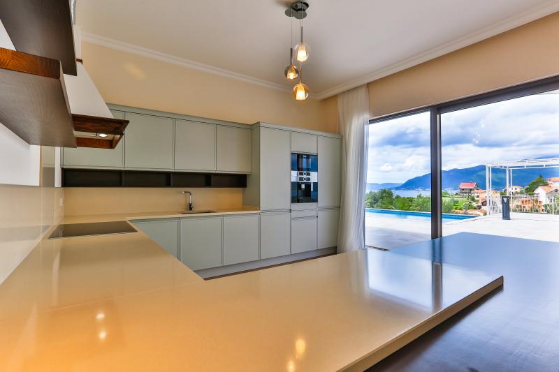 Luxury villa with pool and sea view is for sale 2