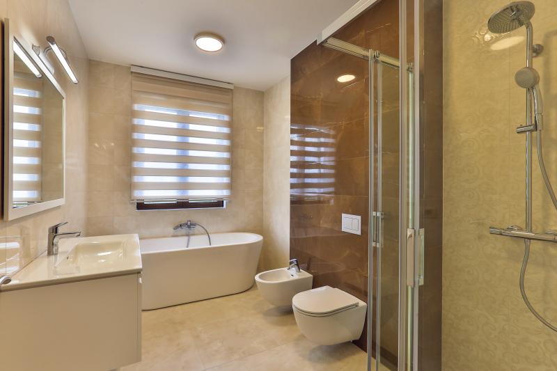 Luxury villa with pool and sea view is for sale 7