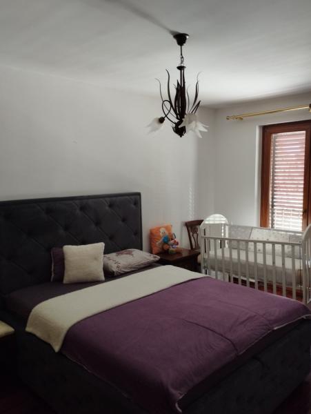 Prodaje se namjesten trosoban stan u naselju Gorica C, Podgorica 9