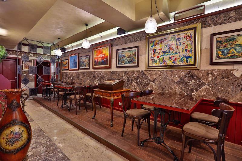 Prodaje se restoran u novoj zgradi u Budvi 4