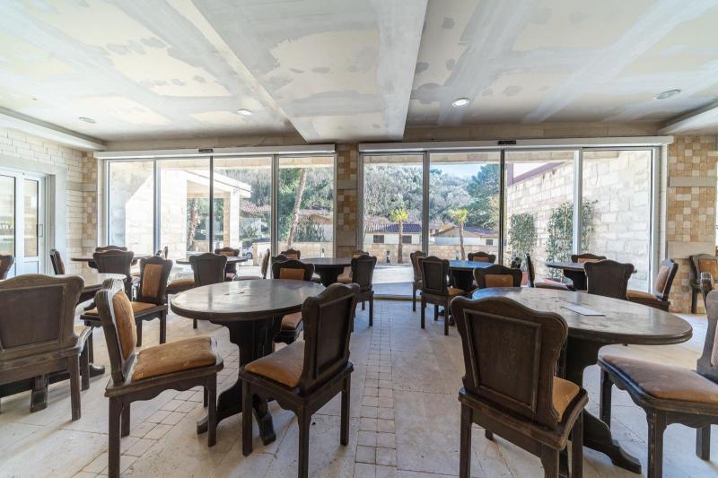 Prodaje se poslovni prostor u Becicima, Budva