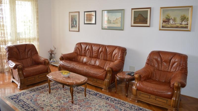 Three bedroom apartment in downtown Bar for sale, a few minutes away from the city beach.