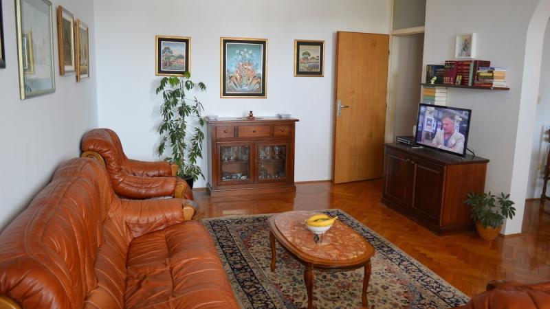 Three bedroom apartment in downtown Bar for sale, a few minutes away from the city beach. 2