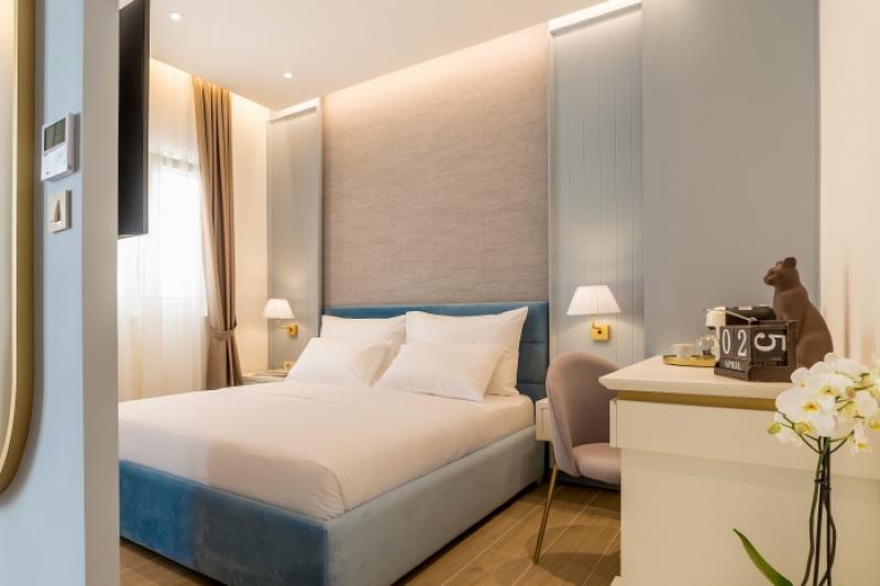 Modern hotel in an excellent location in Budva is for sale 13