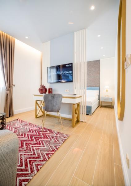 Modern hotel in an excellent location in Budva is for sale 6