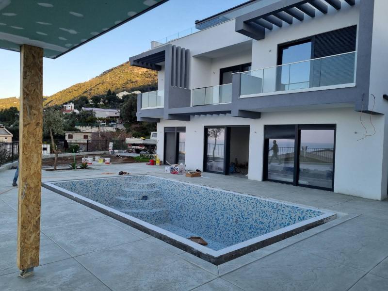 Kuća u Baru, 486m²