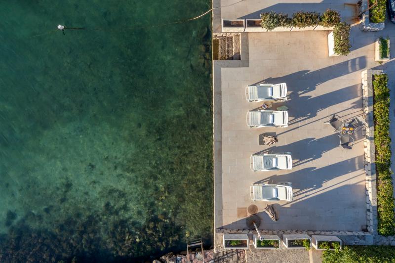 Luxury house with a pontoon and a view of the sea in Kotor is for rent 14
