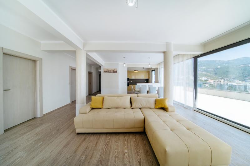 Luxury penthouse with a view of the sea in Budva for sale 2