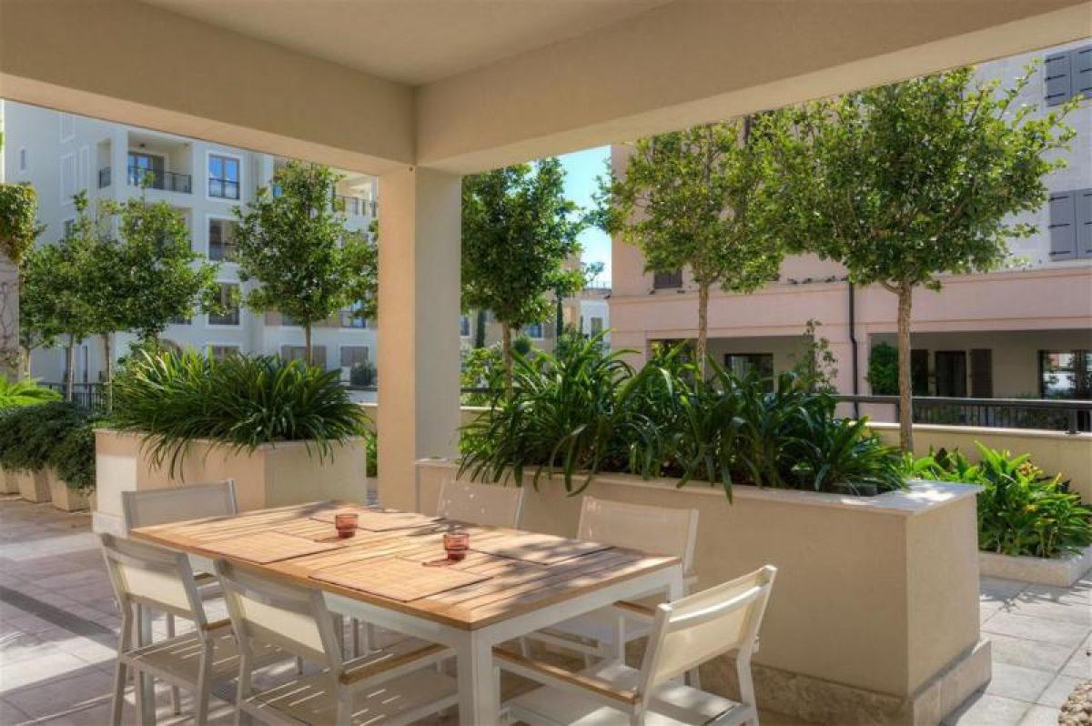 One bedroom apartment in Porto Montenegro 19