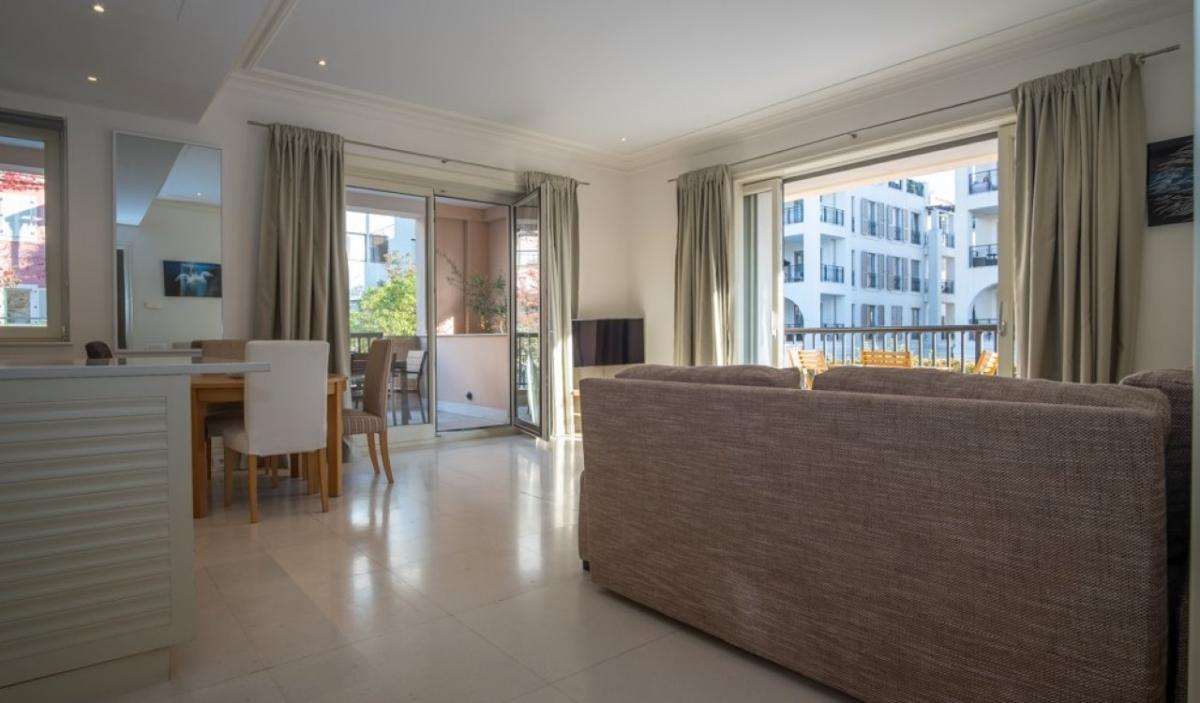 One bedroom apartment in Porto Montenegro 27