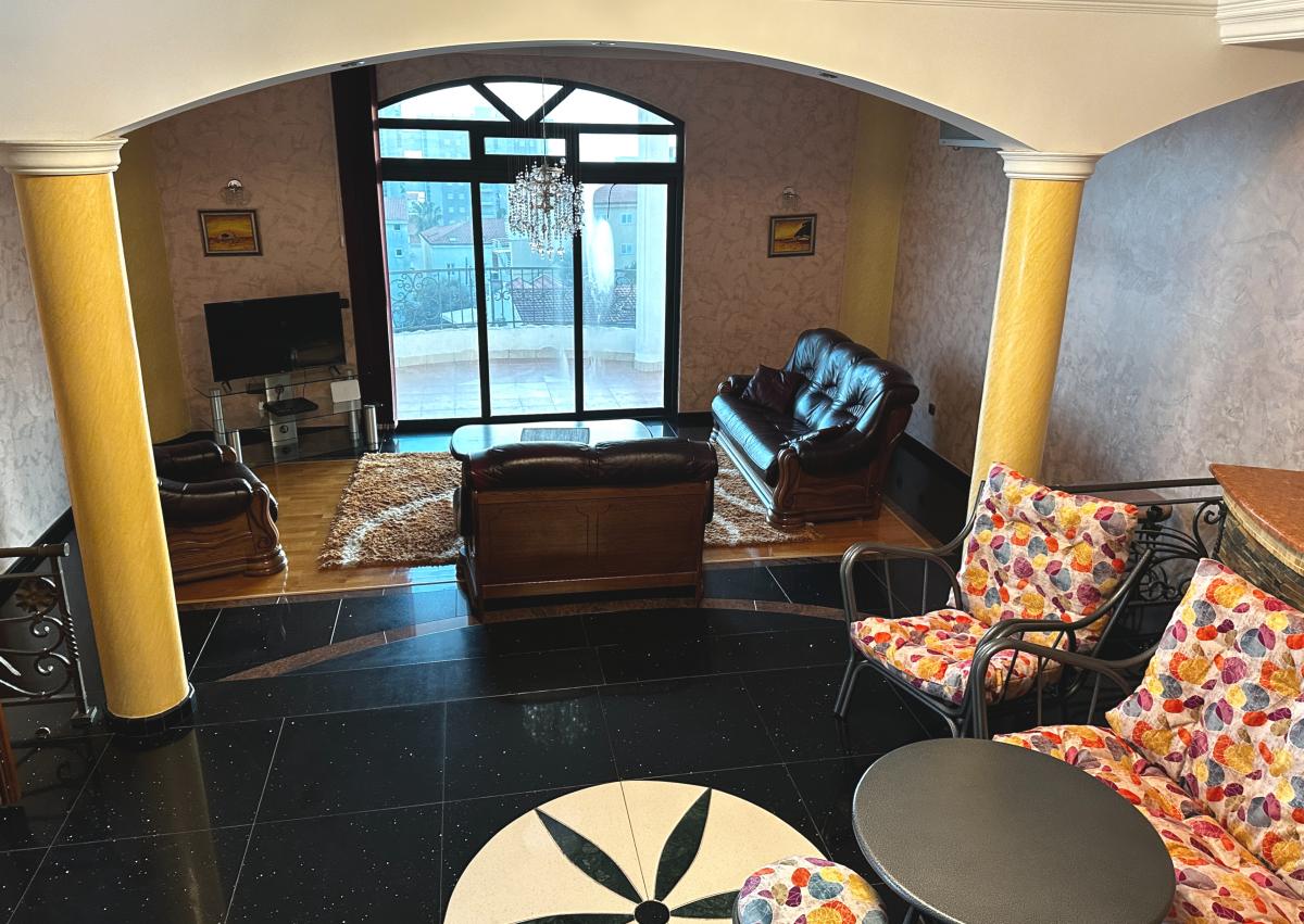 Beautiful villa with a view of the sea in Petrovac is for sale 4