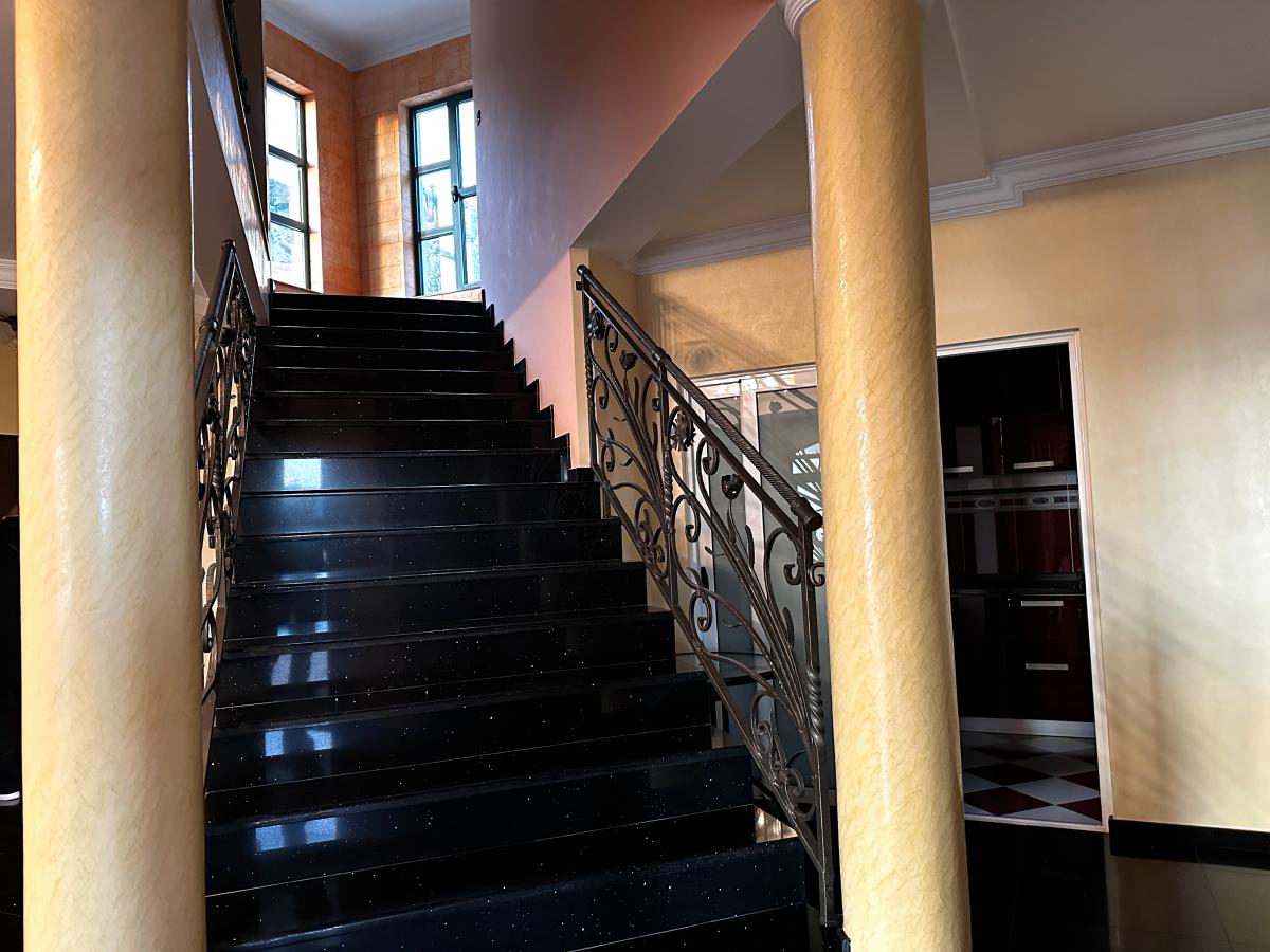 Beautiful villa with a view of the sea in Petrovac is for sale 6