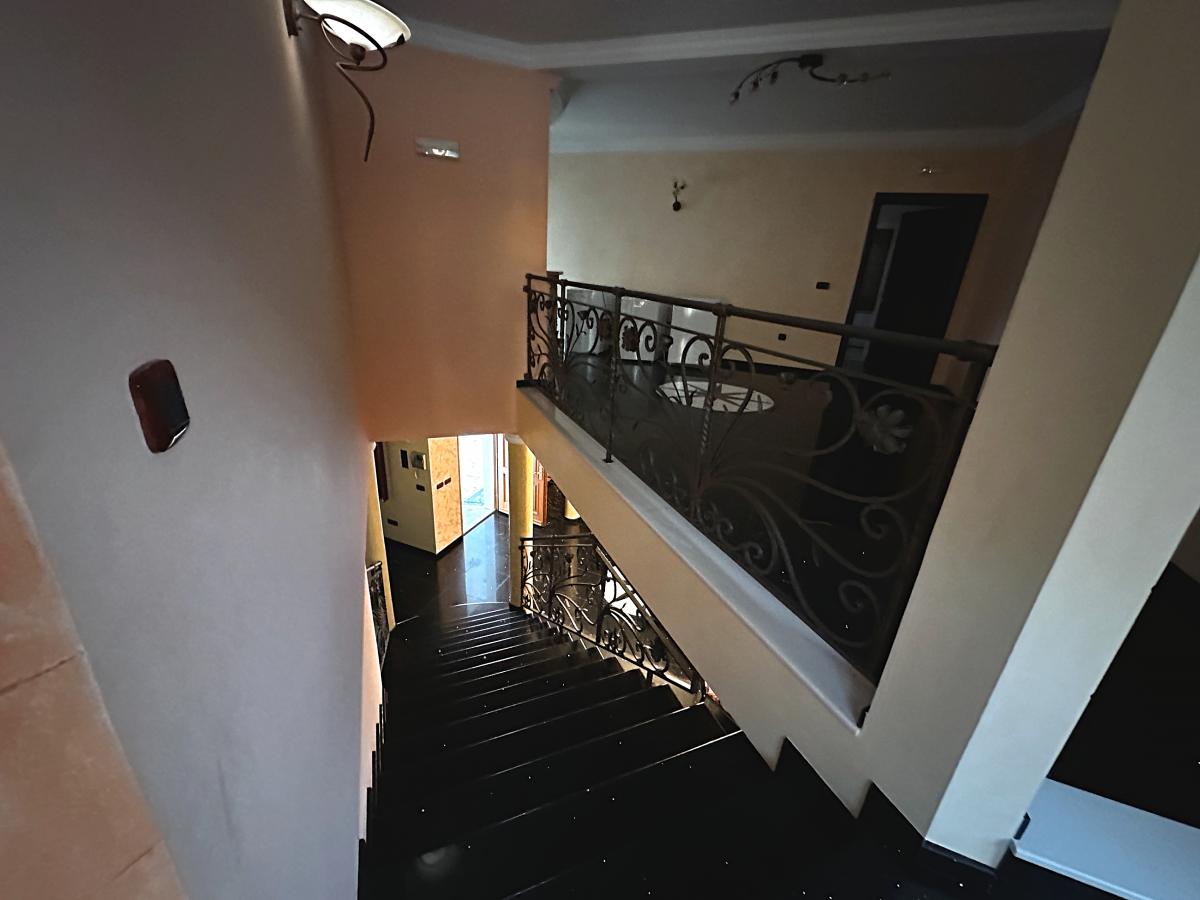 Beautiful villa with a view of the sea in Petrovac is for sale 10