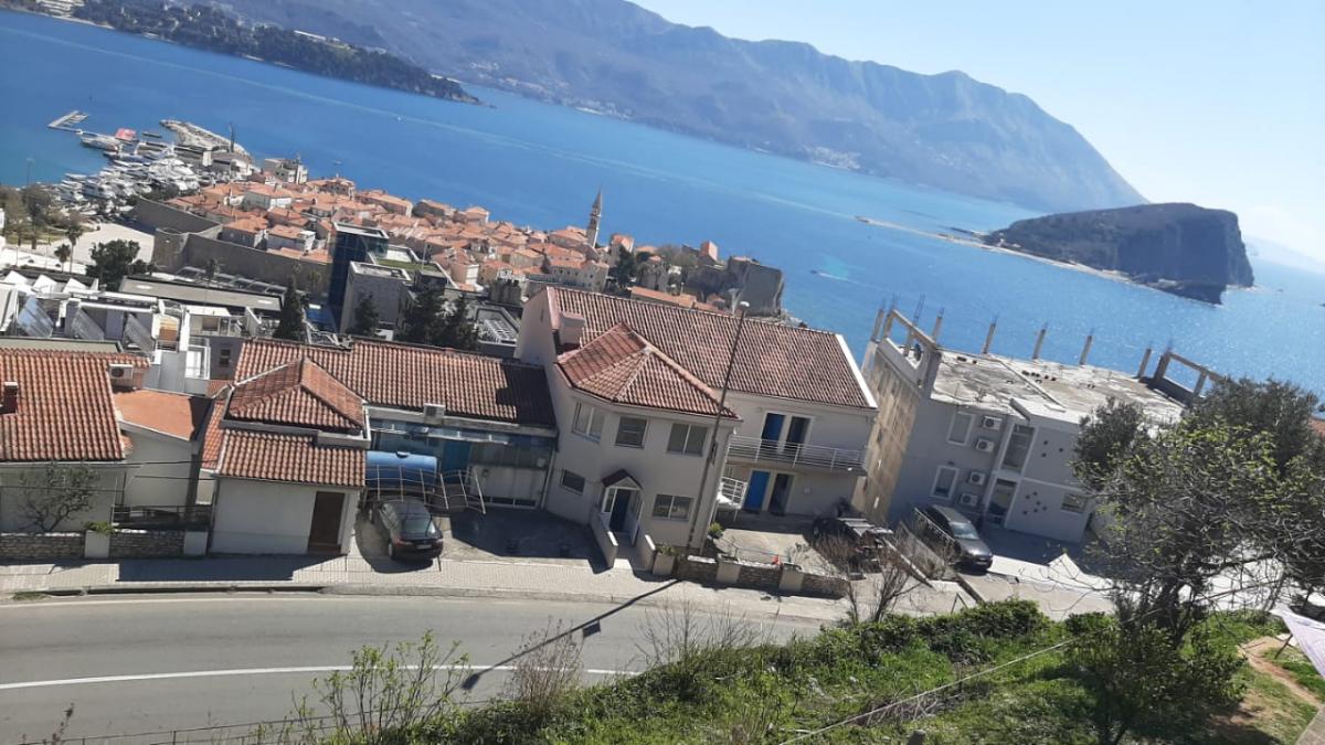 A house in an attractive location in Budva is for sale 3