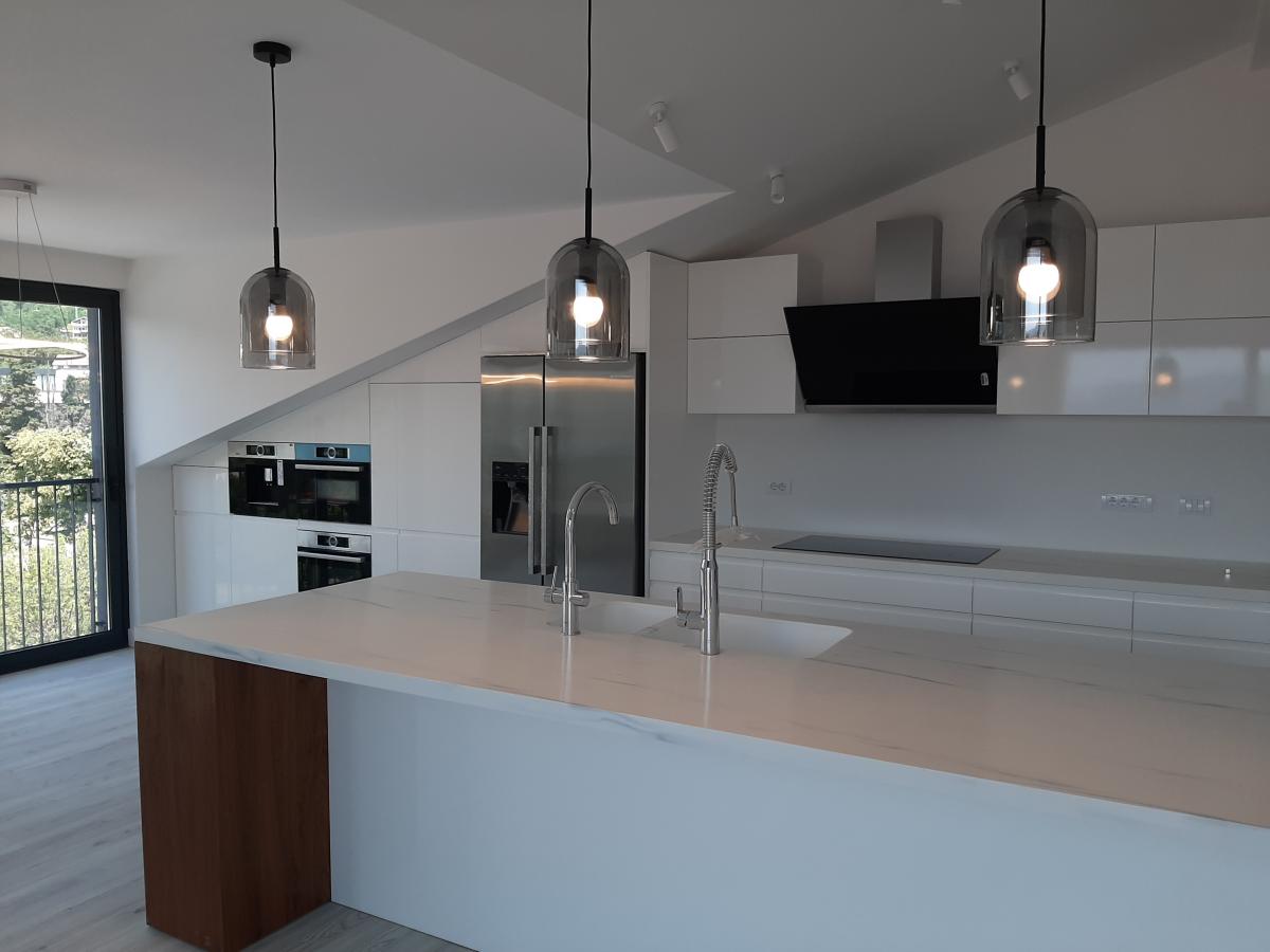 Exclusive 2-bedroom apartment with a sea view in Tivat for sale 5
