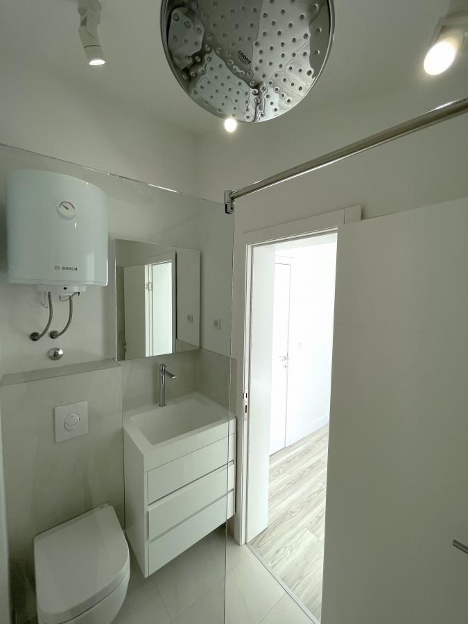 Exclusive 2-bedroom apartment with a sea view in Tivat for sale 8