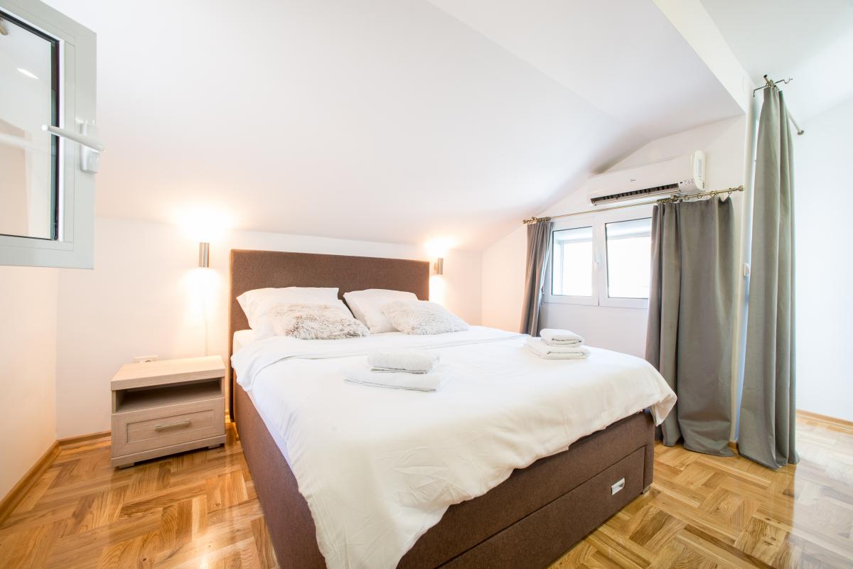 Kuća u Kotoru, 300m² 7