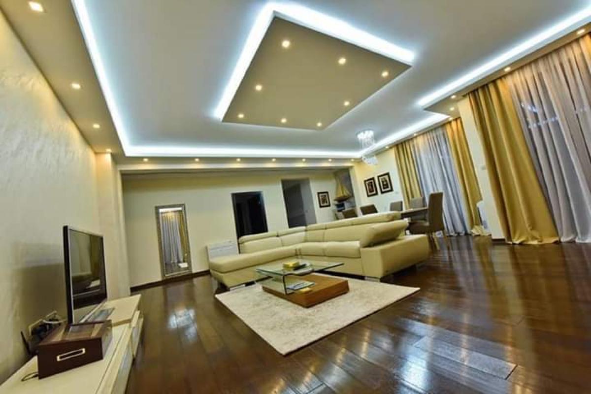 Luxury 3-bedroom apartment with a sea view in Petrovac for sale 2