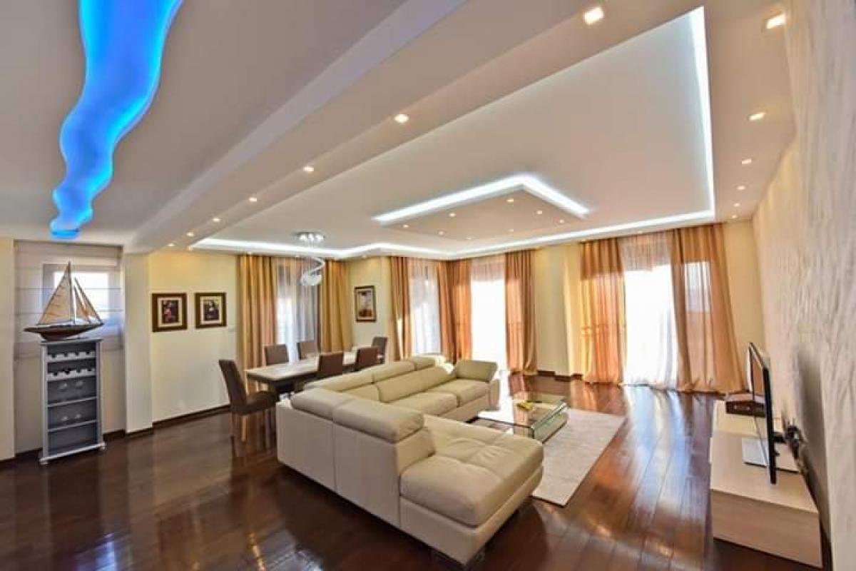 Luxury 3-bedroom apartment with a sea view in Petrovac for sale 7