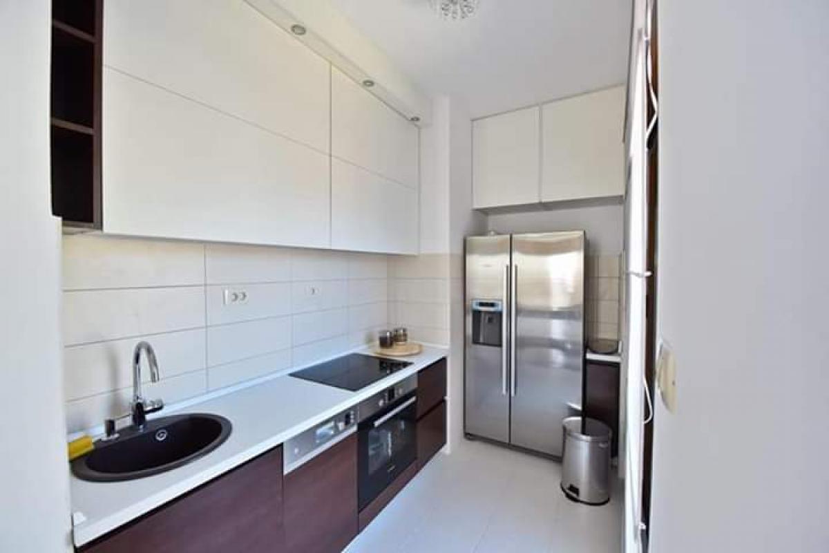 Luxury 3-bedroom apartment with a sea view in Petrovac for sale 9