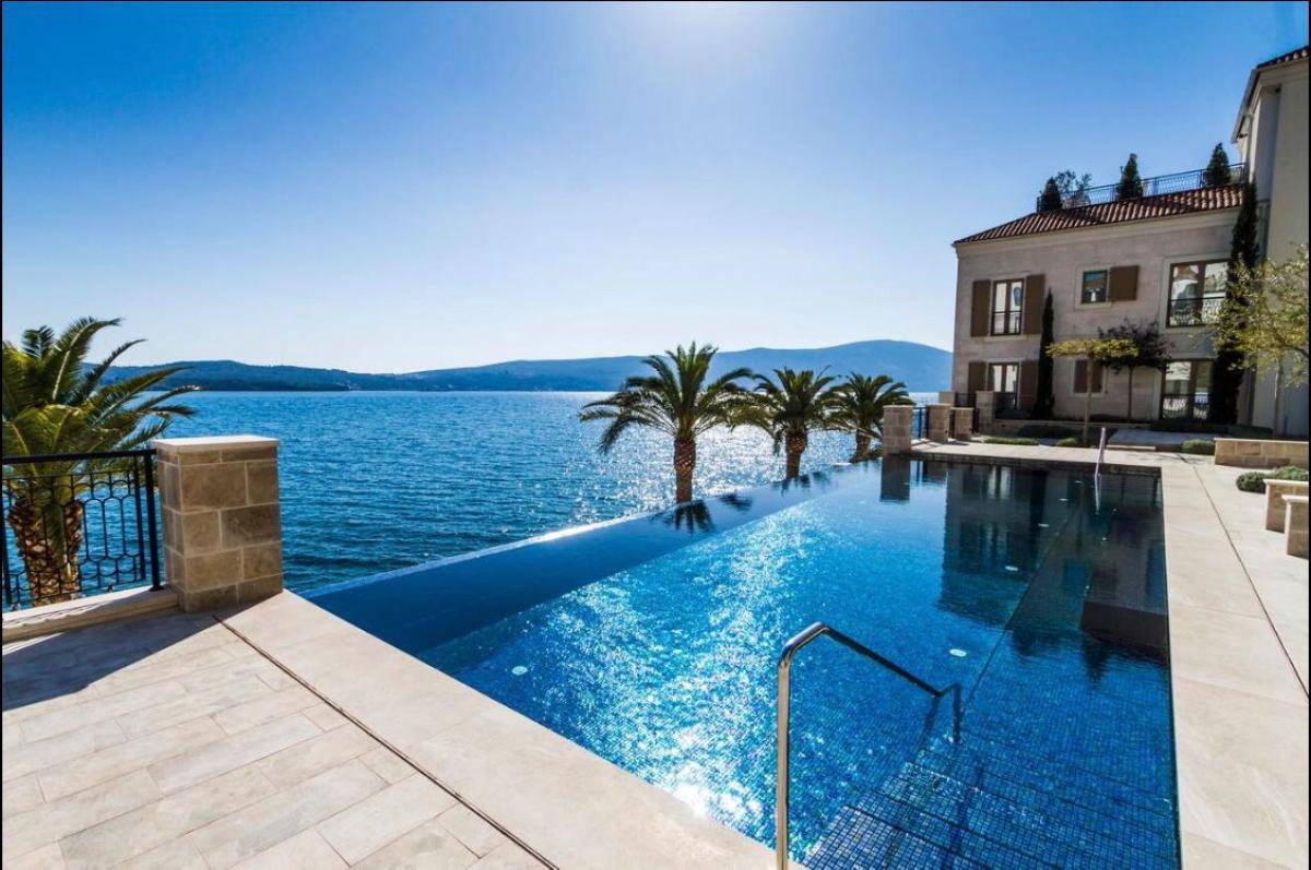 Exclusive 2-bedroom apartment in Porto Montenegro, Tivat is for sale 2