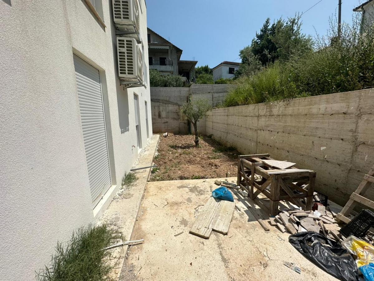 Luxury 3-bedroom apartment in a new building in Tivat for sale 4