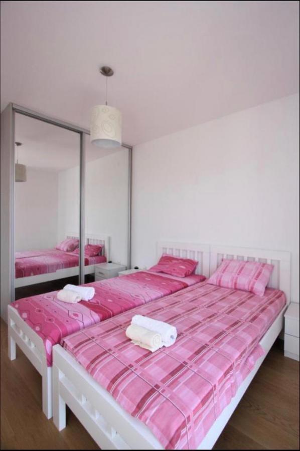 Luxury 2-bedroom apartment with a sea view in Budva for sale 11