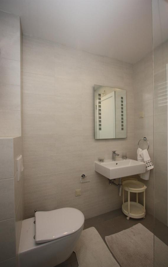 Luxury 2-bedroom apartment with a sea view in Budva for sale 12