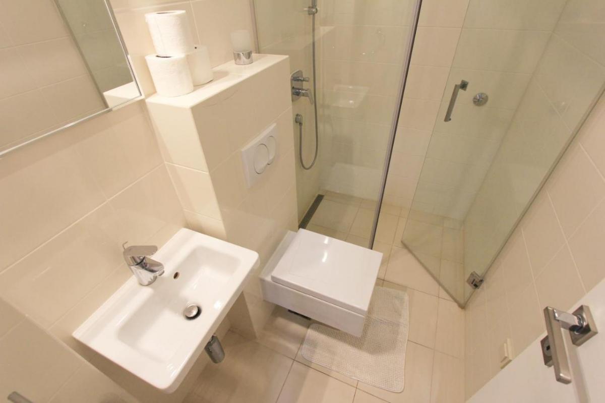 Luxury 2-bedroom apartment with a sea view in Budva for sale 14